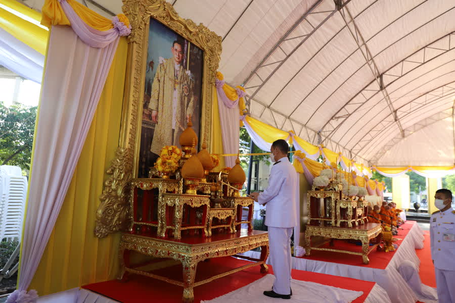 จังหวัดสมุทรปราการ จัดกิจกรรมทำบุญตักบาตรถวายเป็นพระราชกุศลเนื่องในวันคล้ายวันสวรรคต ในหลวงรัชกาลที่ 9