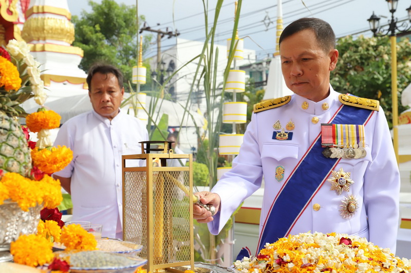 จังหวัดสมุทรปราการ เชิญน้ำจากแหล่งศักดิ์สิทธิ์ของจังหวัด ประกอบพิธีเสกน้ำพระพุทธมนต์ศักดิ์สิทธิ์เนื่องในโอกาสมหามงคลพระบาทสมเด็จพระเจ้าอยู่หัว ทรงเจริญพระชนมพรรษา 6 รอบ 28 กรกฎาคม 2567