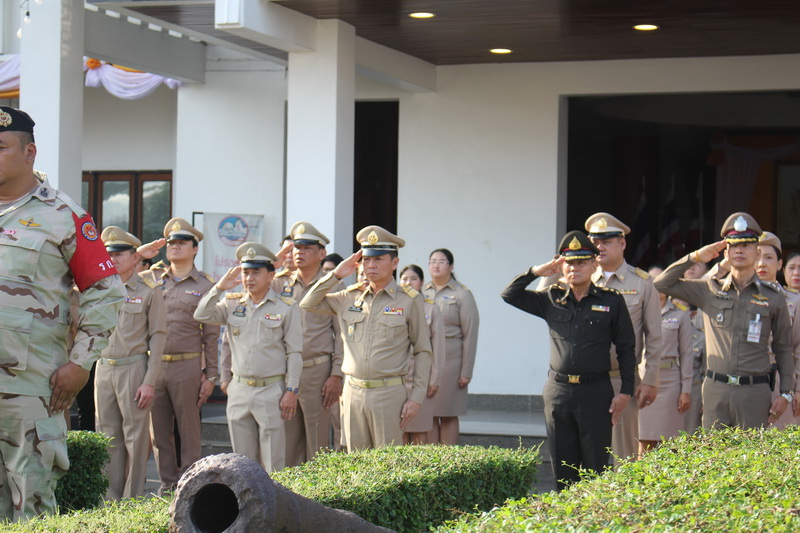 จังหวัดสมุทรปราการ นำทุกภาคส่วนร่วมกิจกรรม เชิญธงชาติไทยและร้องเพลงชาติ เนื่องในวันพระราชทานธงชาติไทย (Thai National Flag Day) ประจำปี 2567