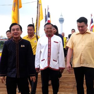 จังหวัดสมุทรปราการ ประกอบพิธีห่มผ้าองค์พระสมุทรเจดีย์ ปูชนียสถานคู่บ้าน คู่เมืองและเป็นที่เคารพศรัทธาของชาวจังหวัดสมุทรปราการและจังหวัดใกล้เคียง